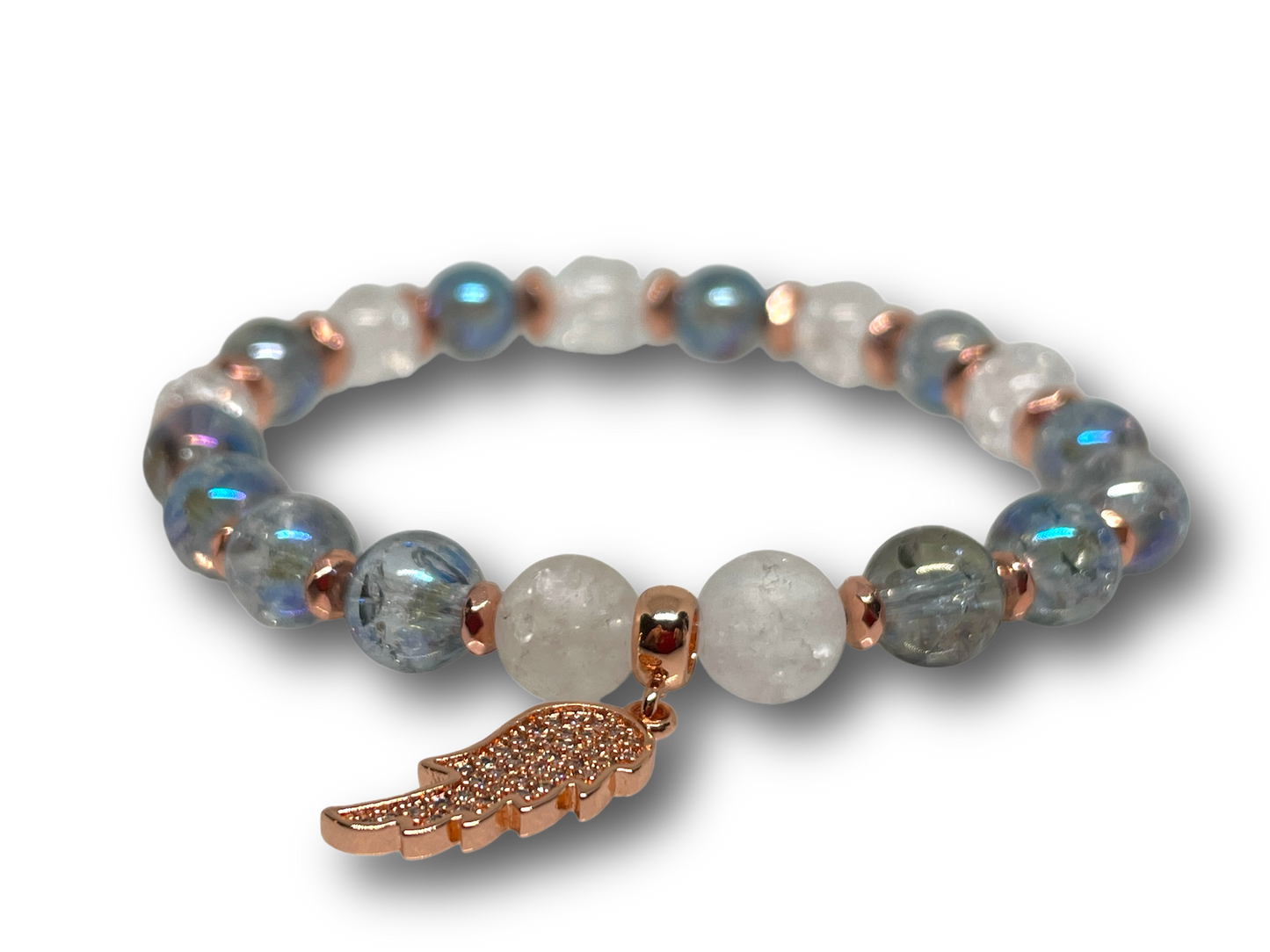 Női ásványkarkötő roppatntott és matt hegyikristállyal, akva aurakvarccal, angyalszárny medállal