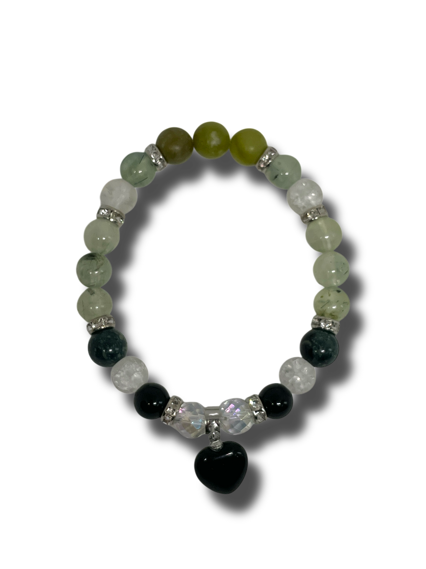 Megújulás ásványkarkötő prehnittel, mochaacháttal, szerpentinnel, obszidiánnal, ónix szívvel, roppantott hegyikristállyal