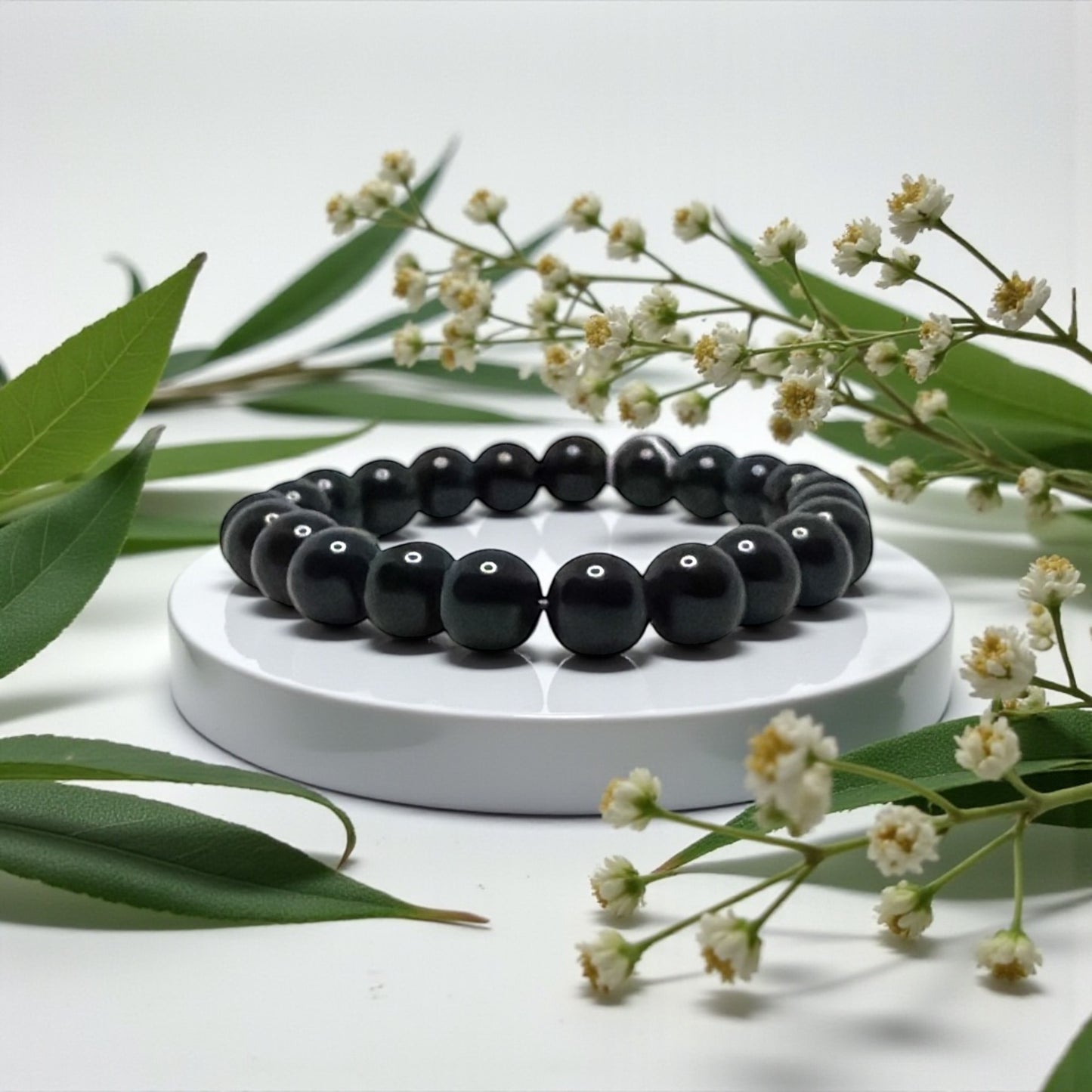 Ásványbarlang obszidiánból készült egyedi kézműves ásványkarkötő, mely a basic kollekció részét képezi. Prémium minőség, luxus ásványékszerek. 